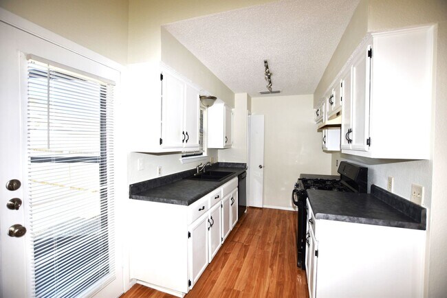 500 Side Cove in Round Rock, TX - Building Photo - Building Photo