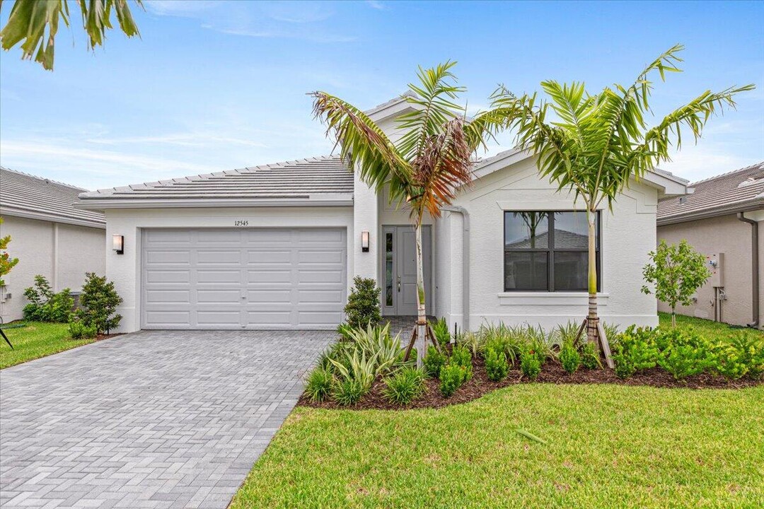 12545 SW Emerald Estuary Ter in Port St. Lucie, FL - Building Photo