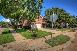 2006 Crystal Springs Dr in Corinth, TX - Building Photo - Building Photo
