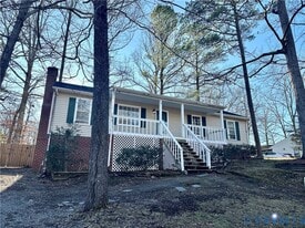 8413 Boones Trail Rd in Chesterfield, VA - Building Photo