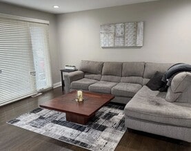 711 N Kenilworth Ave in Elmhurst, IL - Foto de edificio - Building Photo