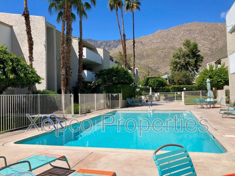 261 E La Verne Way in Palm Springs, CA - Building Photo