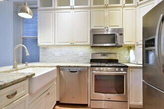 1316 N Artesian Ave, Unit 1 in Chicago, IL - Building Photo - Building Photo