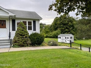 60 Bloomingrove Dr in Troy, NY - Building Photo - Building Photo