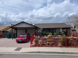 1045 Union St in Sparks, NV - Building Photo