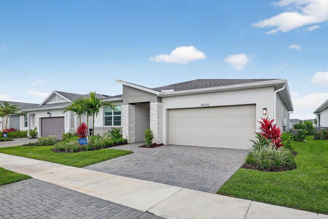 14335 SW Skye Dr in Port St. Lucie, FL - Building Photo - Building Photo