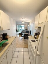 65 Kirkland Ave, Unit 214 in Kirkland, WA - Building Photo - Building Photo