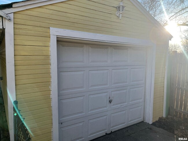 2304 W Proctor St in Peoria, IL - Building Photo - Building Photo