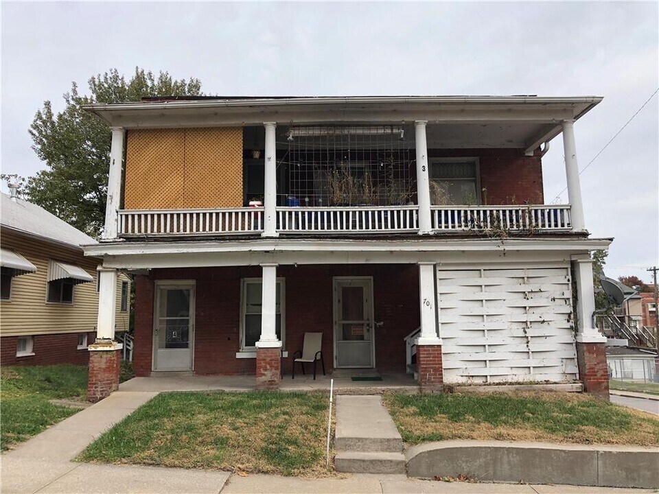 Magee Apartments in St. Joseph, MO - Building Photo
