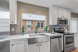 Fannin Meadows in Tyler, TX - Building Photo - Interior Photo