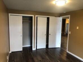 418 NW 17th St-Unit -1 in Redmond, OR - Building Photo - Building Photo