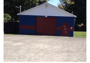 1050 Main St in Dickson City, PA - Building Photo