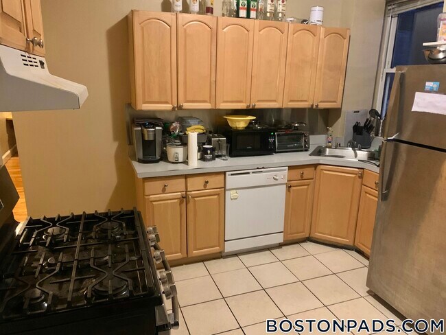 17 Highgate St in Boston, MA - Foto de edificio - Building Photo