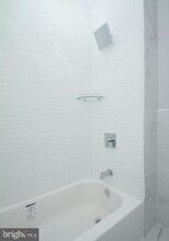 2423 Frankford Ave-Unit -4 in Philadelphia, PA - Foto de edificio - Building Photo