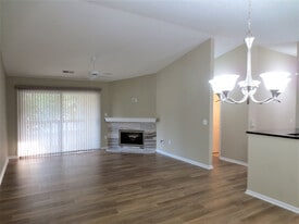 34 Rio Grande Cir in Florence, KY - Building Photo