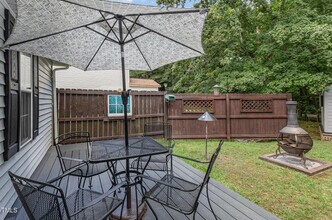 105 Fox Den Ct in Cary, NC - Foto de edificio - Building Photo