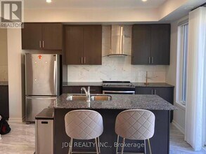 36 Fancamp Dr in Vaughan, ON - Building Photo - Building Photo