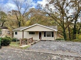 14 Friendly Hollow in Asheville, NC - Building Photo