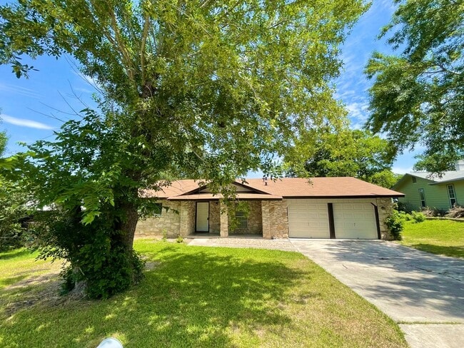 8834 Sleepy St in Converse, TX - Building Photo - Building Photo