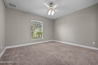 932 Gallier Pl in Jacksonville, FL - Foto de edificio - Building Photo
