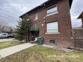 359 Hanna St W in Windsor, ON - Building Photo