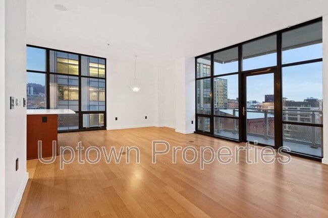 property at 1025 NW Couch St