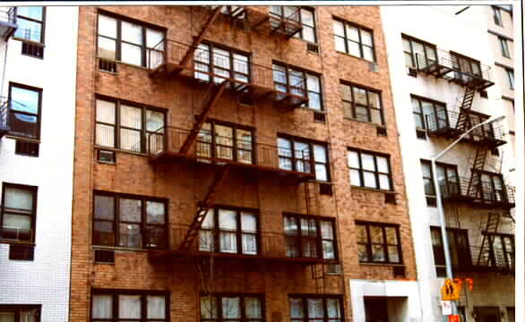 412-414 E 81st St in New York, NY - Foto de edificio