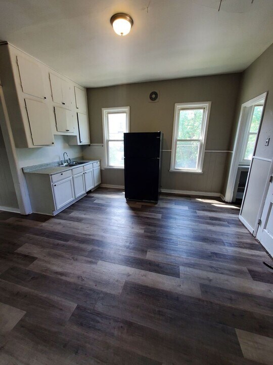 2201-2203-2203 N 32nd St in Milwaukee, WI - Building Photo