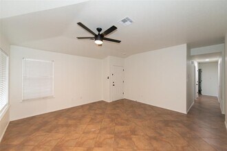 1005 Loch Linnhe Cove in Pflugerville, TX - Building Photo - Building Photo