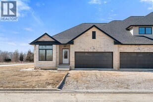 715 Elliot Pt Rd in Amherstburg, ON - Building Photo