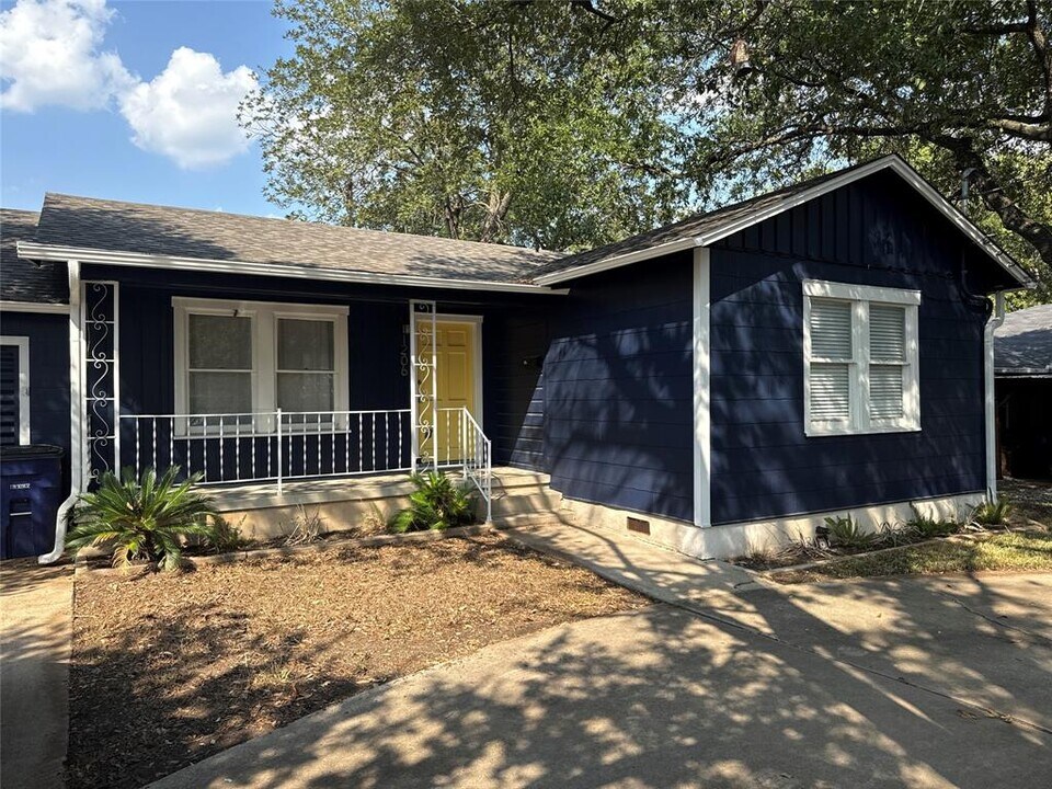 1206 Arcadia Ave in Austin, TX - Building Photo