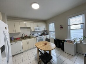 63 Fairbanks St, Unit 63-2 in Boston, MA - Foto de edificio - Building Photo