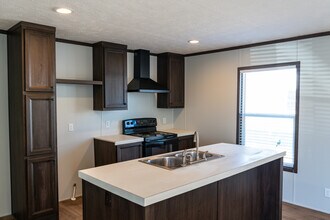 114 Shady Grove Dr in Sanger, TX - Building Photo - Building Photo