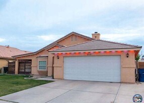 205 San Felipe Dr in Imperial, CA - Building Photo