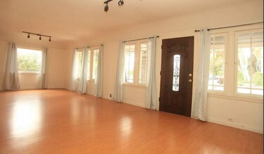 1238 N Gardner St in West Hollywood, CA - Building Photo - Building Photo