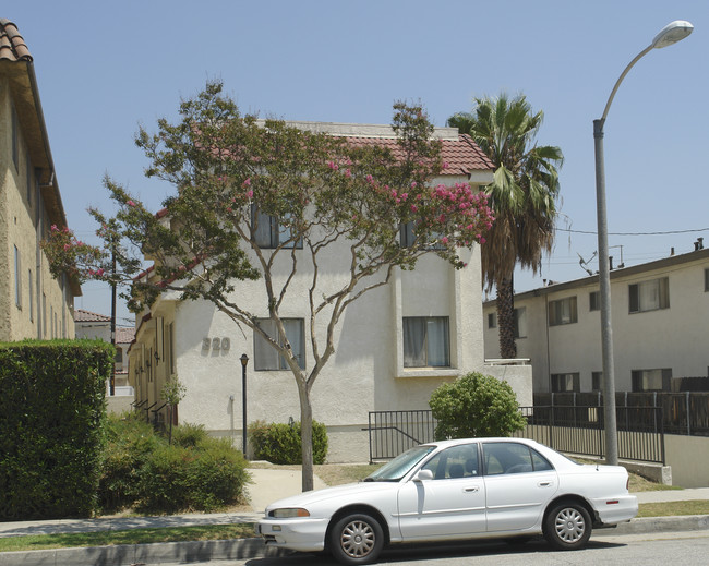 320 N 4th St in Alhambra, CA - Building Photo - Building Photo