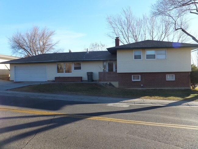 property at 1702 Edgar St