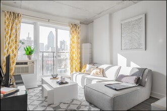 L'Hexagone Appartements in Montréal, QC - Building Photo - Building Photo