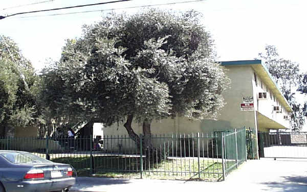 7424 Radford Ave in North Hollywood, CA - Building Photo - Building Photo