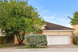 10821 SW 232nd St in Miami, FL - Building Photo