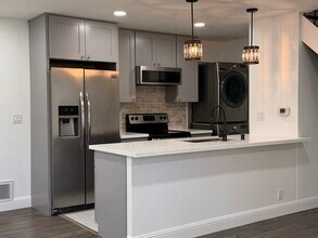 5532 Spinnaker Dr, Unit 2 in San Jose, CA - Foto de edificio - Building Photo