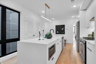 1623 Christian St in Philadelphia, PA - Building Photo - Building Photo