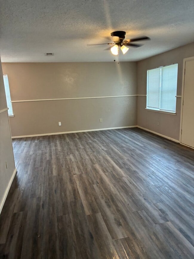 5038 53rd St in Lubbock, TX - Foto de edificio - Building Photo