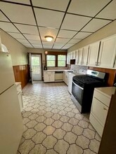 592 E 3rd St, Unit 3 in Boston, MA - Foto de edificio - Building Photo