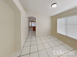 7739 Whitesboro Ct in Las Vegas, NV - Foto de edificio - Building Photo
