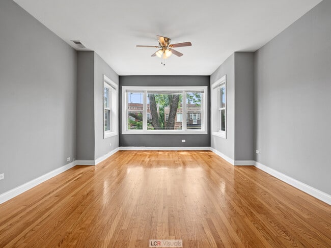 1019 N Massasoit Ave in Chicago, IL - Building Photo - Building Photo