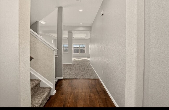 17778 E 44th Ave in Denver, CO - Foto de edificio - Building Photo