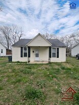 117 Poplar St in McMinnville, TN - Building Photo