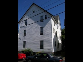 74 Clinton St in Manchester, NH - Building Photo - Building Photo