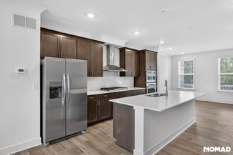 811 Atkins Ln in Woodstock, GA - Foto de edificio - Building Photo